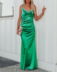 Robe longue Take Care en satin à col bénitier - Verte - VENTE FINALE 